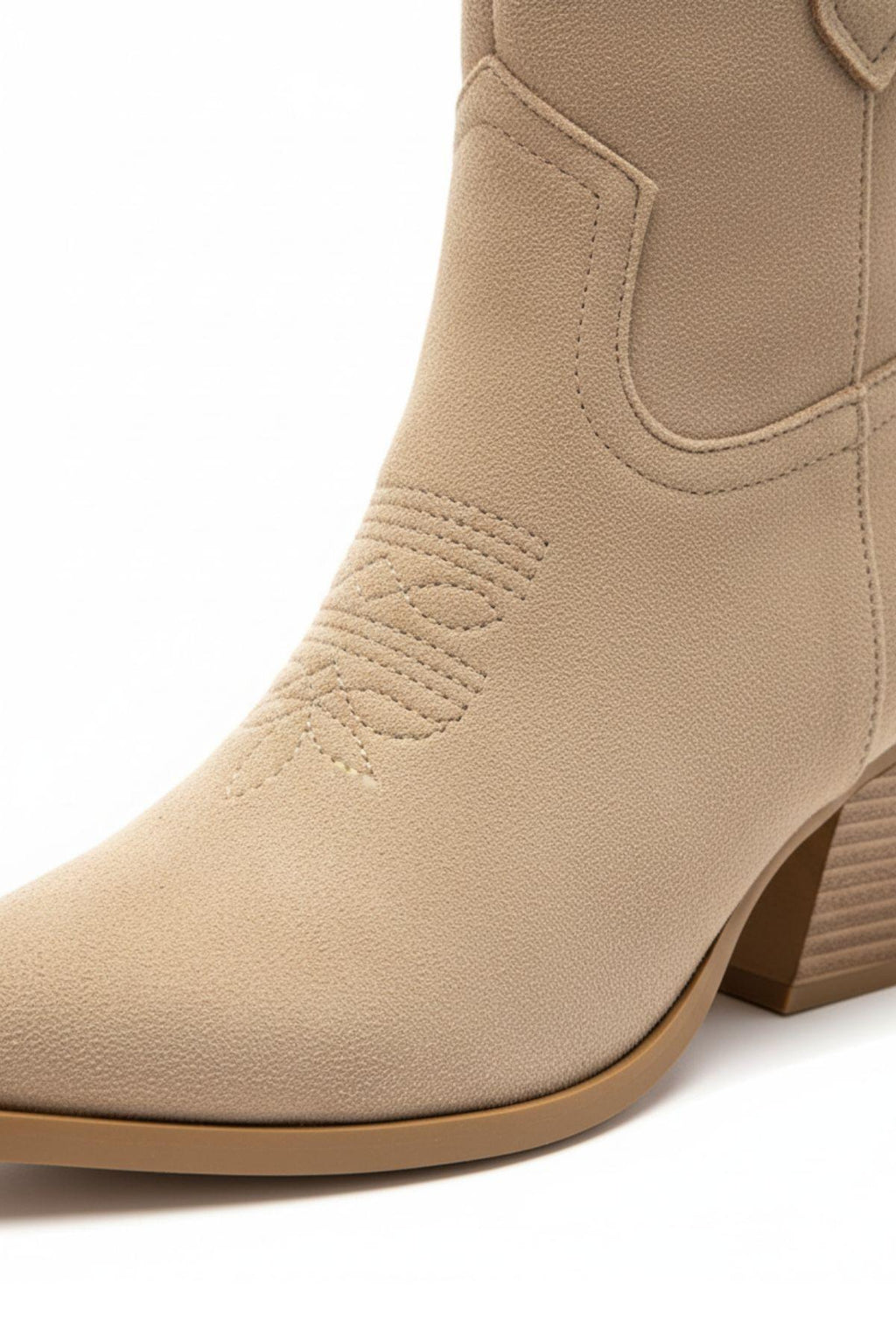 AX20581_7_3|c4b57eb407e90deb1702f6545777206d