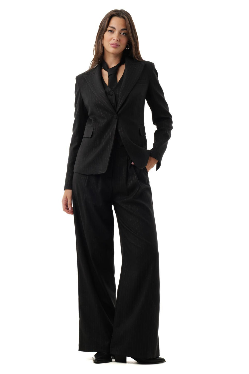 BY34114R208_2_4|d610f5f563f1e6ebb831b8d4123ca066